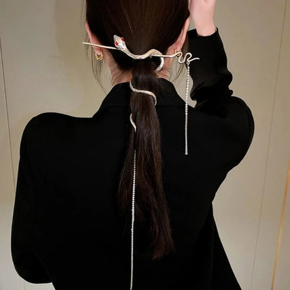 Elegant Snake Tassel Hair Clip – Luxury Chinese-Style Accessory