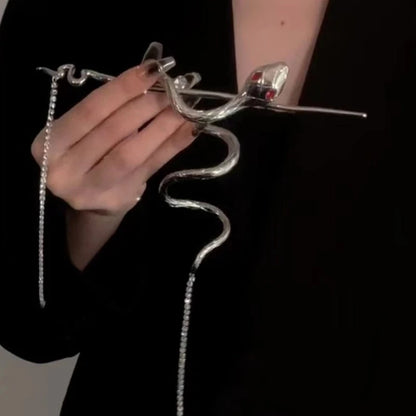 Elegant Snake Tassel Hair Clip – Luxury Chinese-Style Accessory
