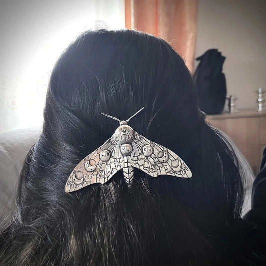 Vintage Gothic Moth Hair Clip – Elegant Halloween Hair Pin for Parties