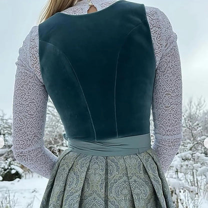 Elegant Vintage Oktoberfest Dirndl Dress