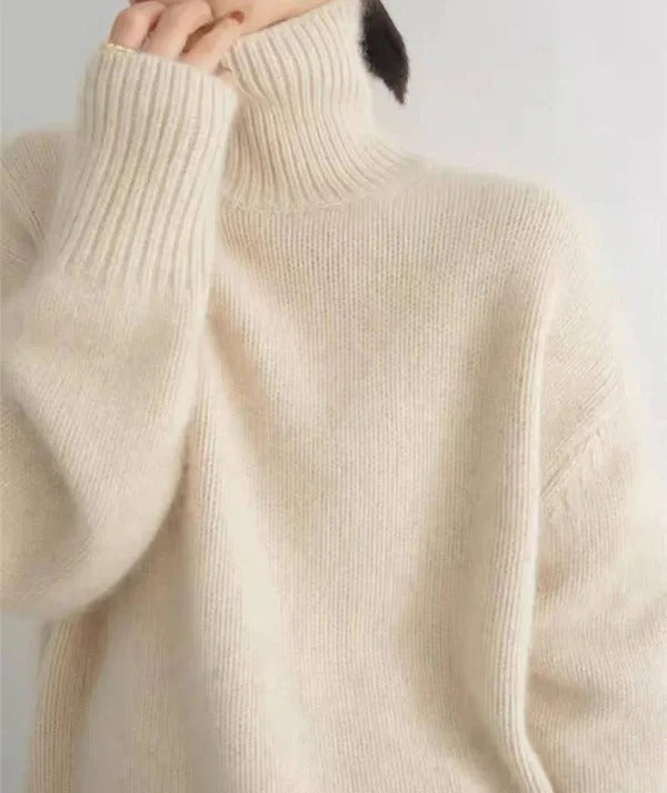 Classic Women’s Turtleneck Sweater in Warm Cashmere